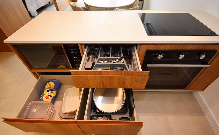 Luxuoso Studio em frente a UFSC e HU - VIVA 613R