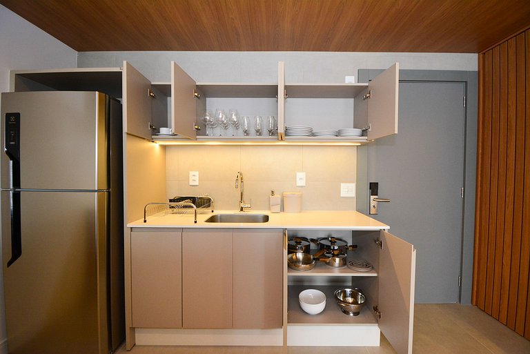 Luxuoso Studio em frente a UFSC e HU - VIVA 613R