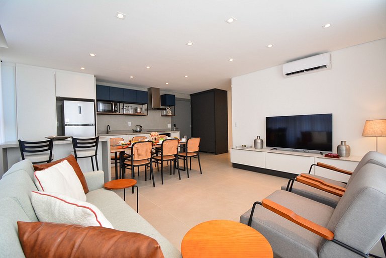 Amplo Apartamento em frente a UFSC e HU - 816R