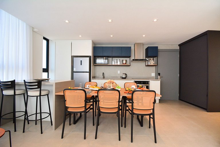 Amplo Apartamento em frente a UFSC e HU - 816R