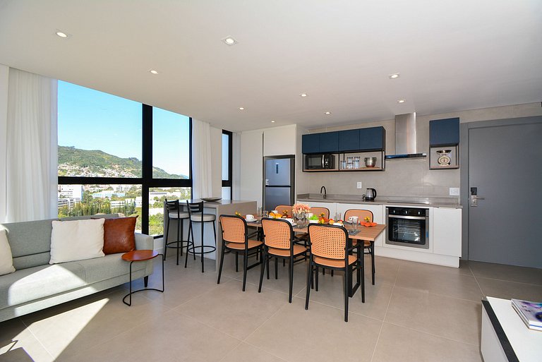 Amplo Apartamento em frente a UFSC e HU - VIVA 816R