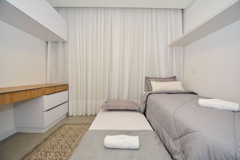 Amplo Apartamento em frente a UFSC e HU - 816R