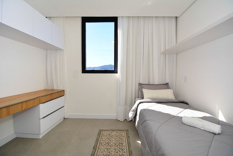 Amplo Apartamento em frente a UFSC e HU - VIVA 816R