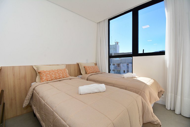 Amplo Apartamento em frente a UFSC e HU - 816R