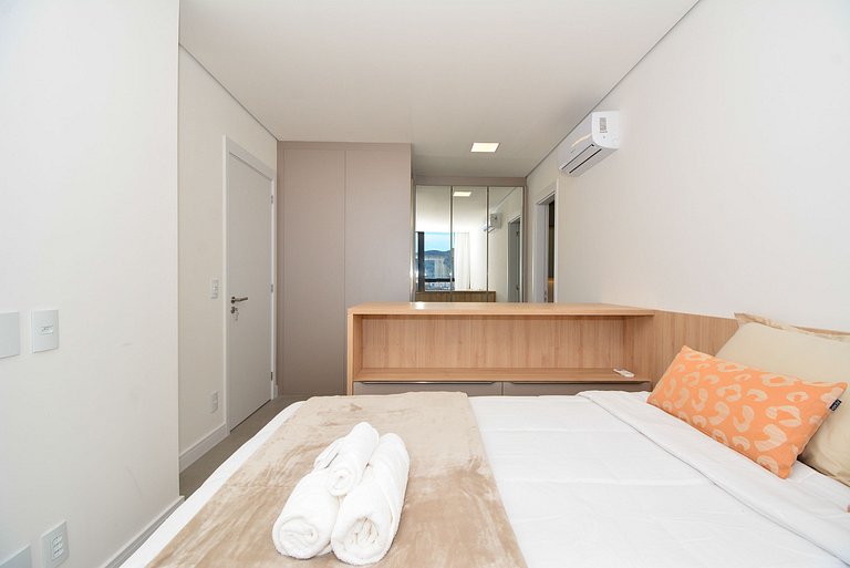 Amplo Apartamento em frente a UFSC e HU - VIVA 816R