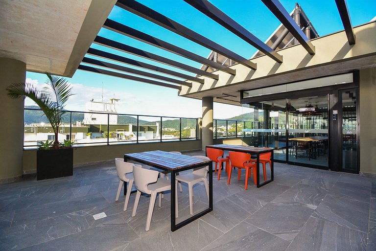 Amplo Apartamento em frente a UFSC e HU - 816R