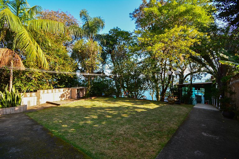 Casa à Beira Mar no Ribeirão da Ilha - SDI012
