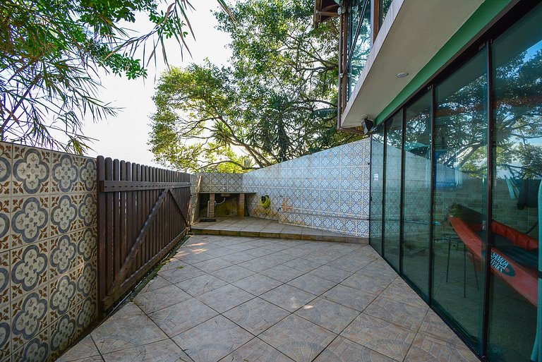 Casa à Beira Mar no Ribeirão da Ilha - SDI012