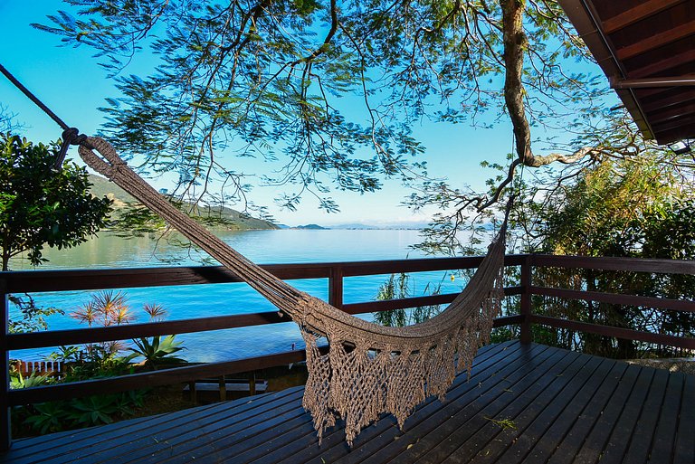 Casa à Beira Mar no Ribeirão da Ilha - SDI012