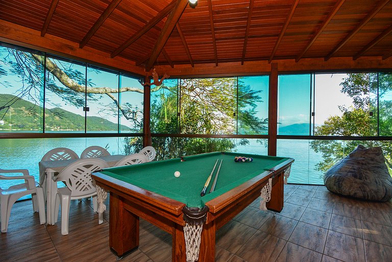 Casa à Beira Mar no Ribeirão da Ilha - SDI012