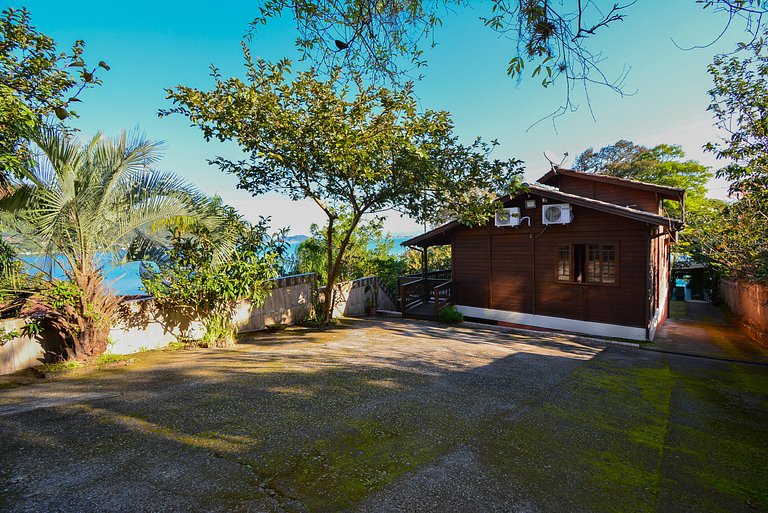 Casa à Beira Mar no Ribeirão da Ilha - SDI012
