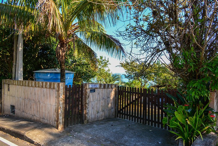 Casa à Beira Mar no Ribeirão da Ilha - SDI012