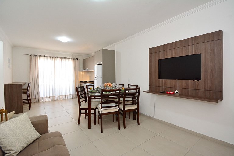Amplo Apartamento na Praia dos Ingleses - NIN013
