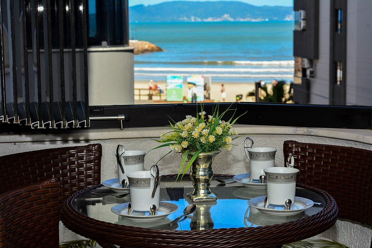 Aconchego em Itapema a 30 metros do Mar - ITA002