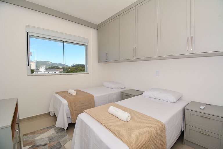 Duplex no Centrinho dos Ingleses a 300 mts do Mar - NIN016