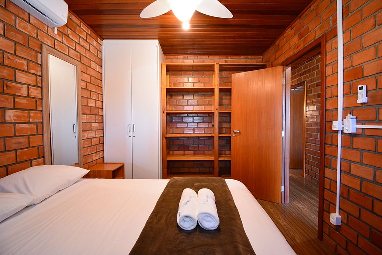 Casa na Praia do Campeche a 300 metros do Mar - SDI019