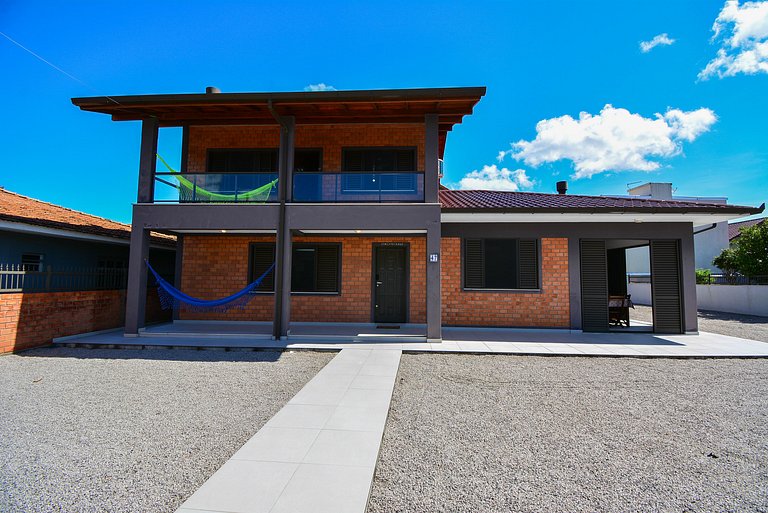 Casa na Praia do Campeche a 300 metros do Mar - SDI019