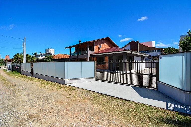 Casa na Praia do Campeche a 300 metros do Mar