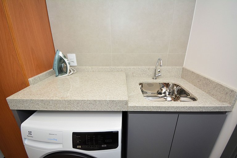 Studio em frente a UFSC e HU - 106A VIVA