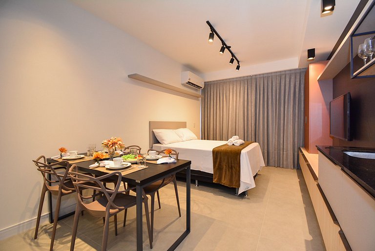 Studio com Garagem em frente a UFSC e HU - CEN009