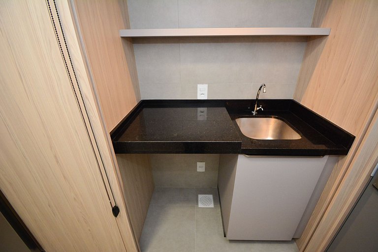 Studio com Garagem em frente a UFSC e HU - CEN009