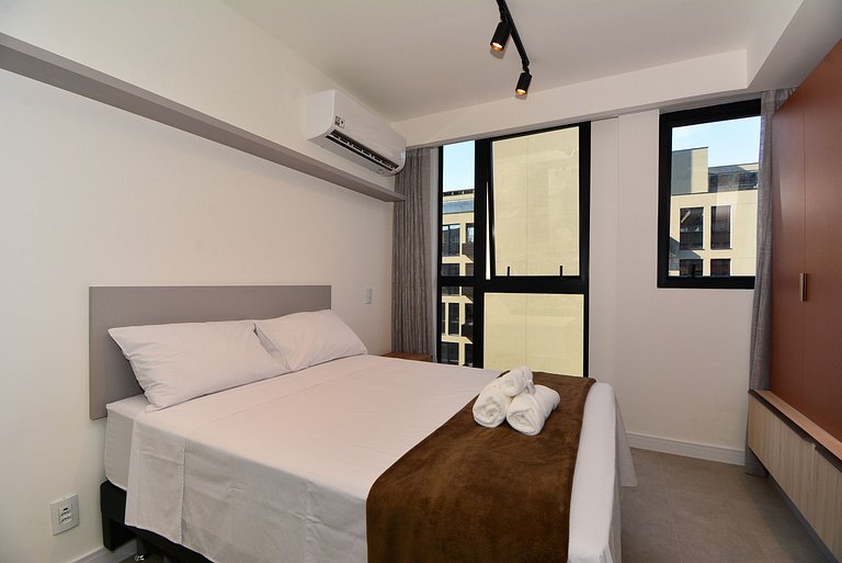 Studio com Garagem em frente a UFSC e HU - CEN009