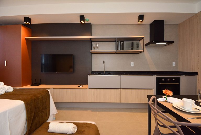 Studio com Garagem em frente a UFSC e HU - CEN009