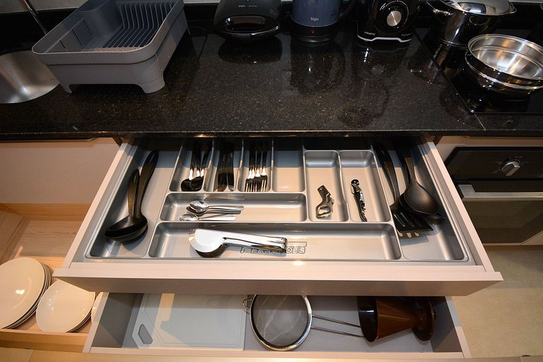 Studio com Garagem em frente a UFSC e HU - CEN009