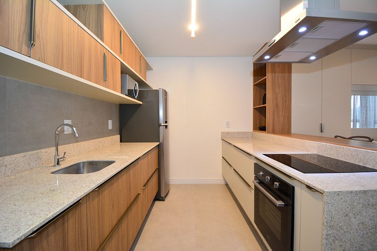 Studio com Garagem em frente a UFSC e HU - CEN009