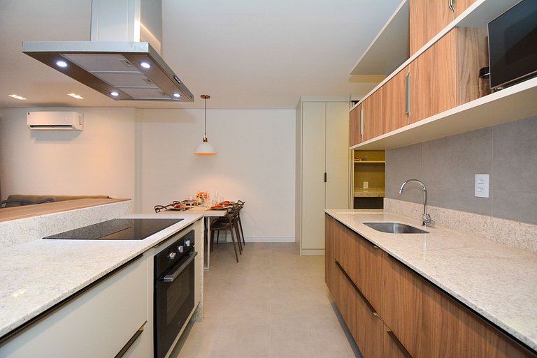 Studio com Garagem em frente a UFSC e HU - CEN009