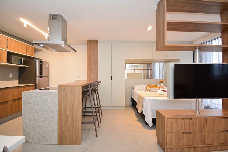 Studio com Garagem em frente a UFSC e HU - CEN009