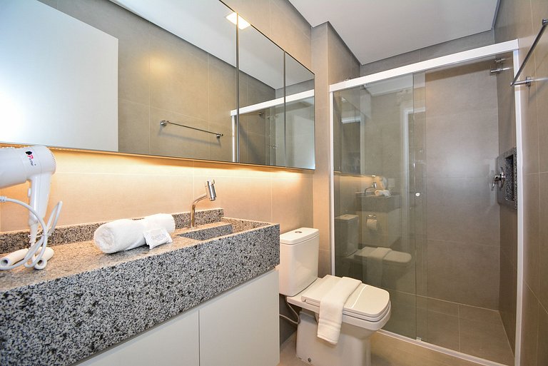 Studio com Garagem em frente a UFSC e HU - CEN009