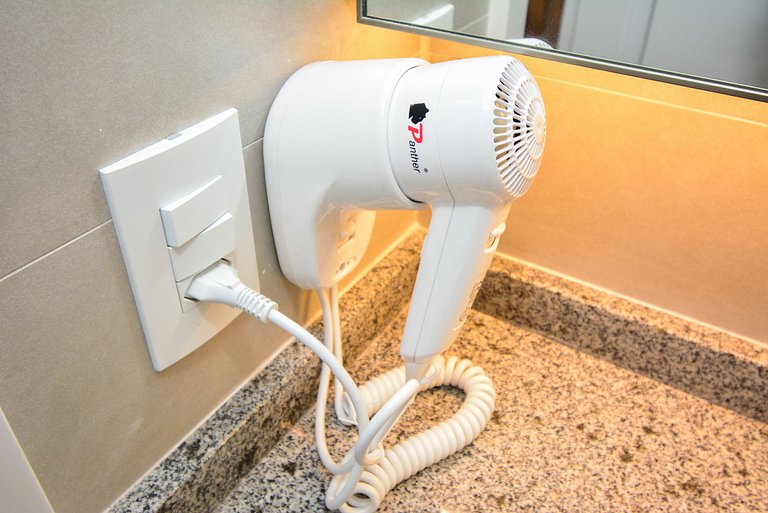 Studio com Garagem em frente a UFSC e HU - CEN009