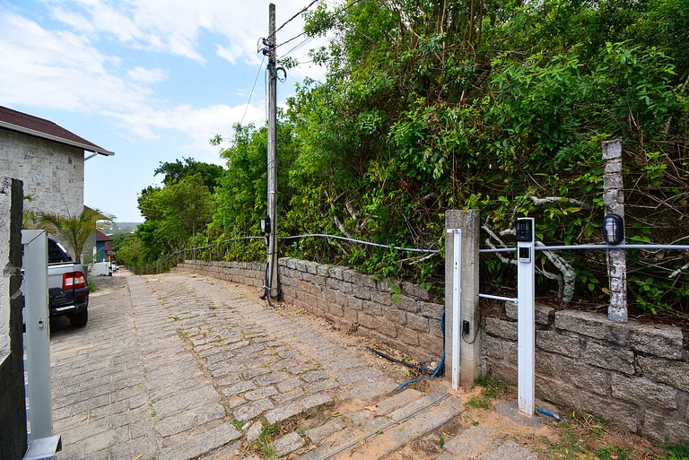 Casa com Quintal e Área Gourmet - Ingleses -NIN019