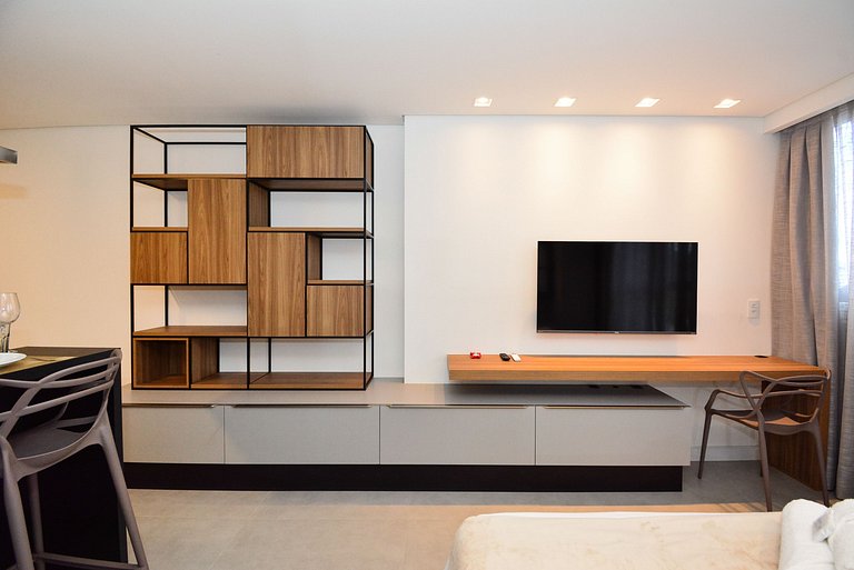 Studio com Garagem em frente a UFSC e HU - CEN009