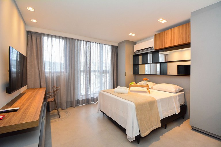 Studio com Garagem em frente a UFSC e HU - CEN009