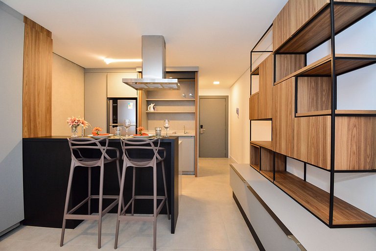 Studio com Garagem em frente a UFSC e HU - CEN009