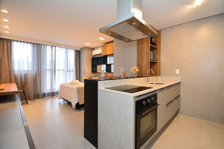 Studio com Garagem em frente a UFSC e HU - CEN009