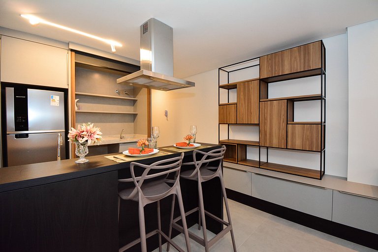 Studio com Garagem em frente a UFSC e HU - CEN009