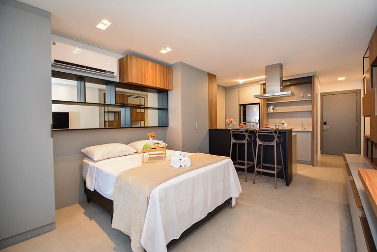 Studio com Garagem em frente a UFSC e HU - CEN009