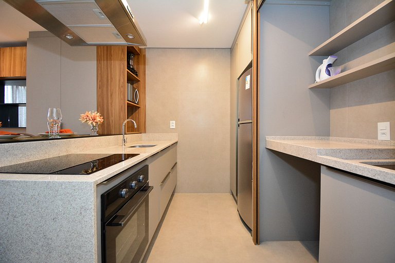 Studio com Garagem em frente a UFSC e HU - CEN009