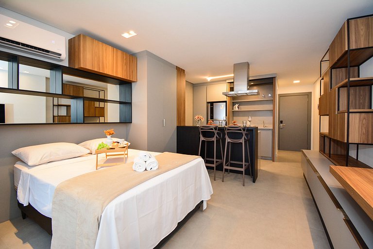 Studio com Garagem em frente a UFSC e HU - CEN009