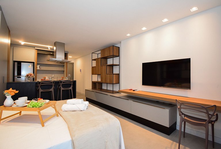 Studio com Garagem em frente a UFSC e HU - CEN009