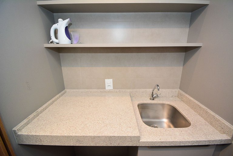 Studio com Garagem em frente a UFSC e HU - CEN009