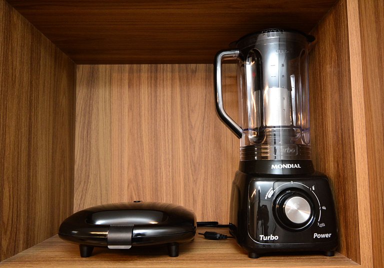 Studio com Garagem em frente a UFSC e HU - CEN009