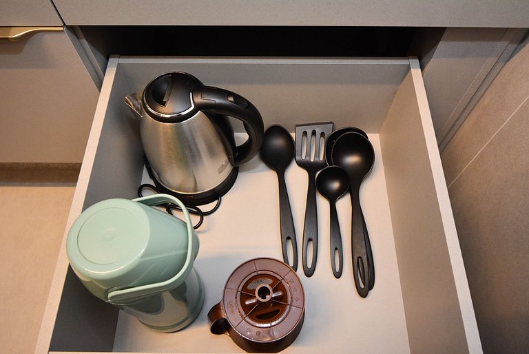 Studio com Garagem em frente a UFSC e HU - CEN009