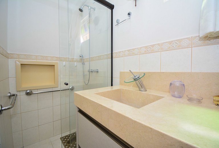 Casa Elegante a 100 m do Mar - Villa dos Açores