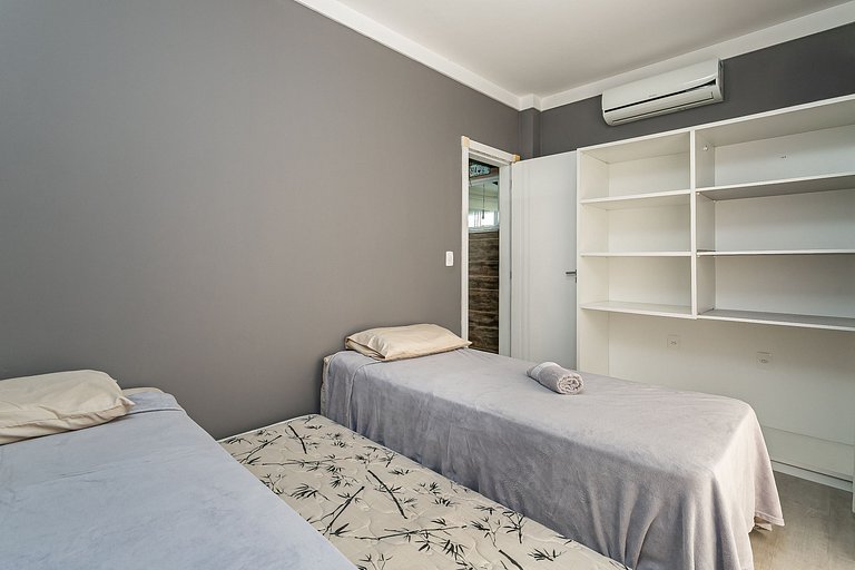 Elegante Casa com Piscina em Canasvieiras - NDI015