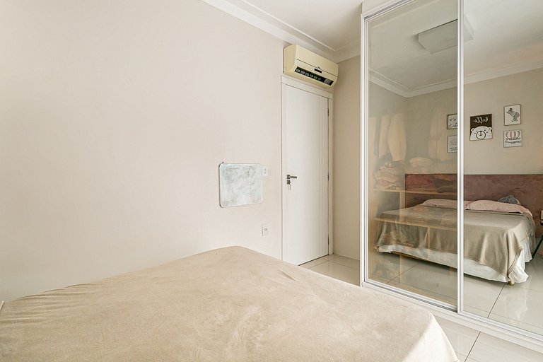 Elegante Casa com Piscina em Canasvieiras - NDI015