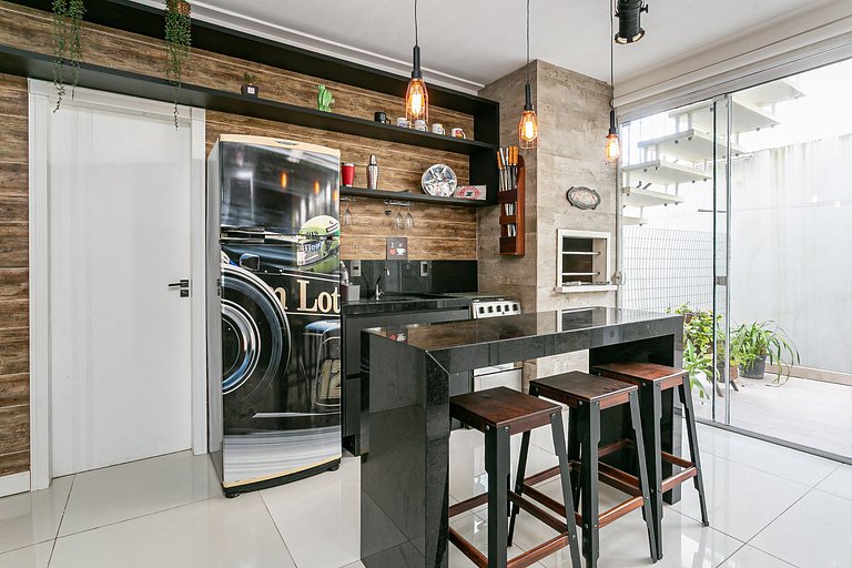 Elegante Casa com Piscina em Canasvieiras - NDI015